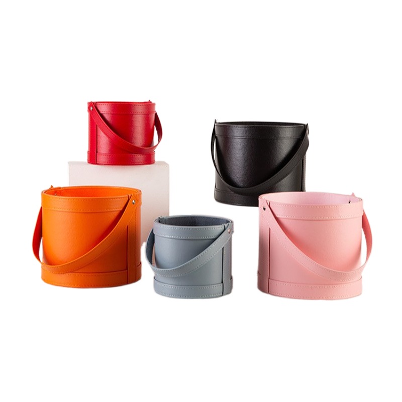 Florist Supply Buckets - ポータブルレザーラウンドギフトボックス、花屋の花束包装、結婚式、パーティー、フェスティバル、ホリデー用品、レザーハグバケット