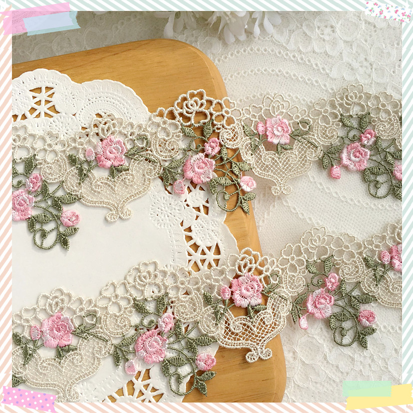 刺繍入りフローラル、レースリボン、ピンクとグリーンのポリエス - Floral Tape Green のレビューと価格